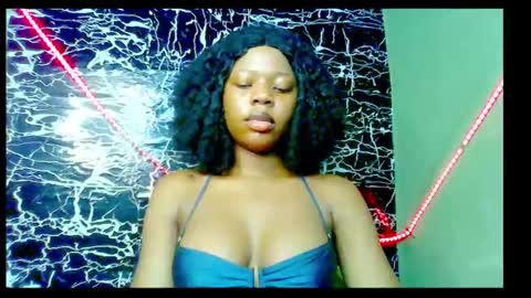 Snapshot of hot_stellaa chatting on 01-29-25, 10:37 Stella online show from 01-29-25, 10:37