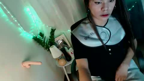 Snapshot of hot_yanna143 chatting on 04-01-26, 10:38 Yanna online show from 04-01-26, 10:38
