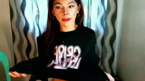 Snapshot of hot_yanna143 chatting on 04-09-26, 03:17 Yanna online show from 04-09-26, 03:17