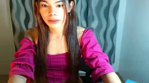 Snapshot of hot_yanna143 chatting on 04-12-26, 10:53 Yanna online show from 04-12-26, 10:53
