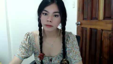 Snapshot of hot_yanna143 chatting on 05-04-26, 04:30 Yanna online show from 05-04-26, 04:30