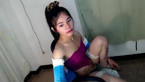 Snapshot of hot_yanna143 chatting on 05-23-26, 11:25 Yanna online show from 05-23-26, 11:25