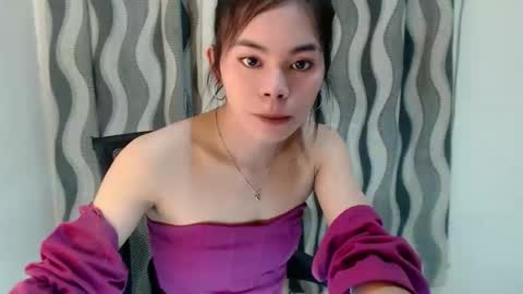 Snapshot of hot_yanna143 chatting on 05-27-26, 01:08 Yanna online show from 05-27-26, 01:08