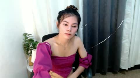 Snapshot of hot_yanna143 chatting on 05-29-26, 01:53 Yanna online show from 05-29-26, 01:53