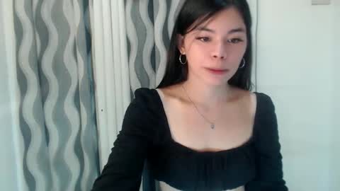 Snapshot of hot_yanna143 chatting on 05-31-26, 08:43 Yanna online show from 05-31-26, 08:43
