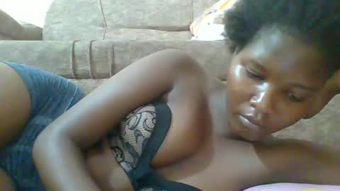 Snapshot of hotbabbee chatting on 01-23-25, 06:24 love online show from 01-23-25, 06:24