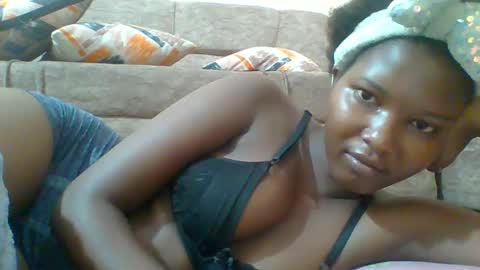 Snapshot of hotbabbee chatting on 01-24-25, 03:22 love online show from 01-24-25, 03:22