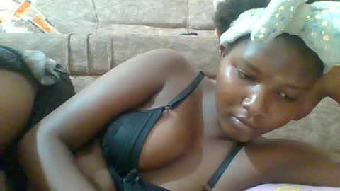 Snapshot of hotbabbee chatting on 01-24-25, 04:28 love online show from 01-24-25, 04:28