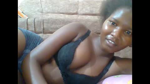 Snapshot of hotbabbee chatting on 01-25-25, 04:03 love online show from 01-25-25, 04:03