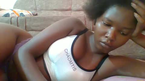 Snapshot of hotbabbee chatting on 02-04-25, 04:48 love online show from 02-04-25, 04:48