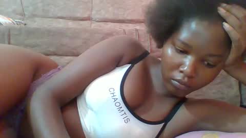 Snapshot of hotbabbee chatting on 02-04-25, 10:10 love online show from 02-04-25, 10:10