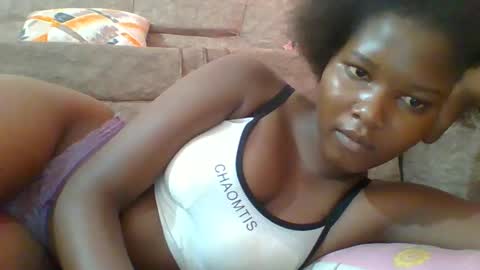 Snapshot of hotbabbee chatting on 02-04-25, 01:16 love online show from 02-04-25, 01:16