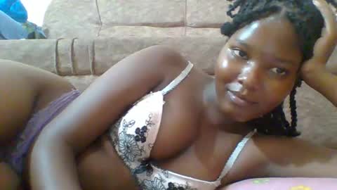 Snapshot of hotbabbee chatting on 02-06-25, 04:14 love online show from 02-06-25, 04:14