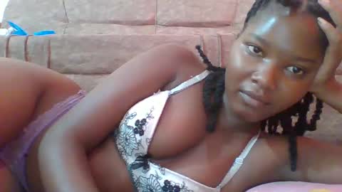 Snapshot of hotbabbee chatting on 02-07-25, 08:01 love online show from 02-07-25, 08:01