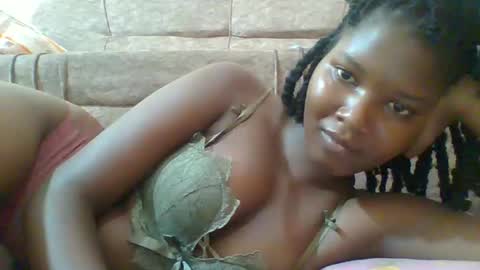 Snapshot of hotbabbee chatting on 02-10-25, 03:21 love online show from 02-10-25, 03:21