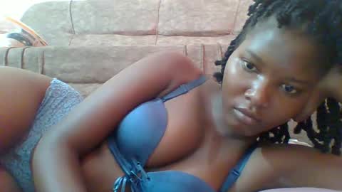 Snapshot of hotbabbee chatting on 02-12-25, 08:27 love online show from 02-12-25, 08:27