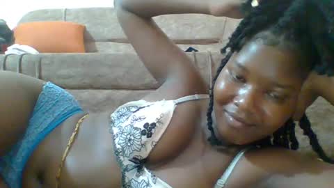 Snapshot of hotbabbee chatting on 02-16-25, 04:10 love online show from 02-16-25, 04:10