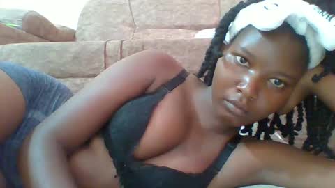 Snapshot of hotbabbee chatting on 02-27-25, 11:10 love online show from 02-27-25, 11:10