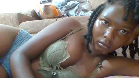 Snapshot of hotbabbee chatting on 03-03-25, 03:41 love online show from 03-03-25, 03:41