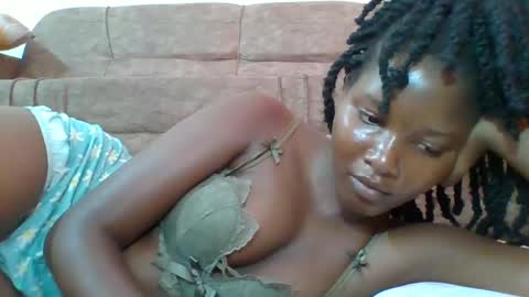 Snapshot of hotbabbee chatting on 03-12-25, 12:47 love online show from 03-12-25, 12:47