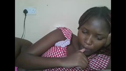 Snapshot of hotbabbee chatting on 09-11-25, 08:53 love online show from 09-11-25, 08:53