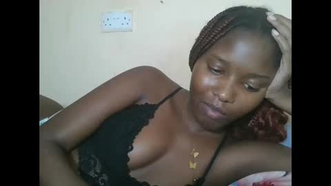 Snapshot of hotbabbee chatting on 10-01-25, 08:04 love online show from 10-01-25, 08:04