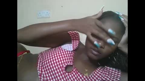 Snapshot of hotbabbee chatting on 10-14-25, 08:37 love online show from 10-14-25, 08:37