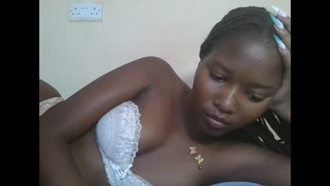 Snapshot of hotbabbee chatting on 10-16-25, 09:54 love online show from 10-16-25, 09:54