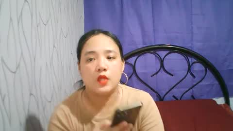 Snapshot of hotbabymomma chatting on 03-08-25, 05:17 Lynn online show from 03-08-25, 05:17