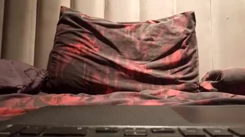 Snapshot of hotbeast00 chatting on 12-14-25, 08:02 hotbeast00 online show from 12-14-25, 08:02