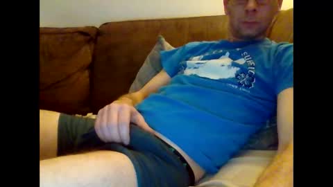Snapshot of hotboy381 chatting on 01-25-25, 05:51 hotboy381 online show from 01-25-25, 05:51