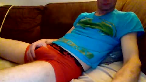 Snapshot of hotboy381 chatting on 02-20-25, 05:18 hotboy381 online show from 02-20-25, 05:18