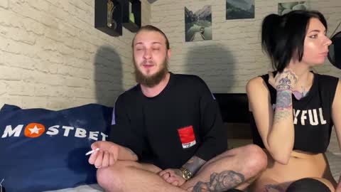 YounHotCouple online show from 12-18-24, 01:45