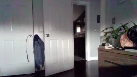 Snapshot of hotdog1124 chatting on 11-05-25, 01:00 hotdog1124 online show from 11-05-25, 01:00