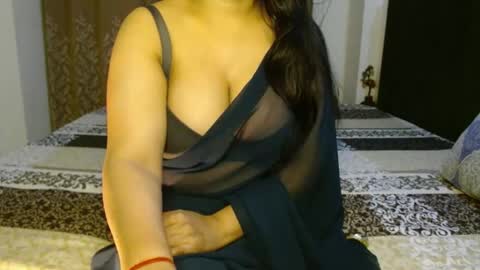 Snapshot of hoteliza6 chatting on 12-19-24, 08:02 Eliza i dont show face in any show online show from 12-19-24, 08:02