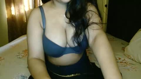 Snapshot of hoteliza6 chatting on 11-29-25, 09:01 Eliza i dont show face in any show online show from 11-29-25, 09:01