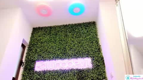 Snapshot of hotfallingdevil chatting on 02-20-25, 12:47 hotfallingdevil online show from 02-20-25, 12:47