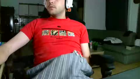 Snapshot of hotfilled chatting on 10-14-25, 10:43 Mephisto667 online show from 10-14-25, 10:43