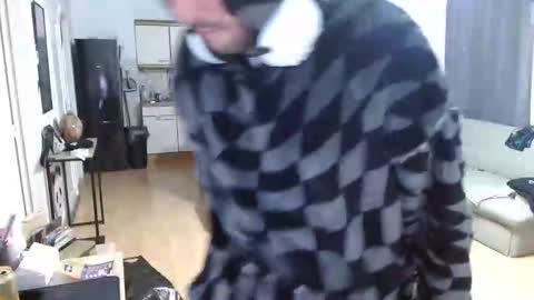 Snapshot of hotfilled chatting on 10-17-25, 04:53 Mephisto667 online show from 10-17-25, 04:53