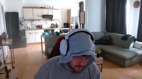 Snapshot of hotfilled chatting on 10-19-25, 12:06 Mephisto667 online show from 10-19-25, 12:06