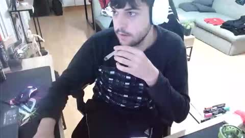 Snapshot of hotfilled chatting on 10-23-25, 10:25 Mephisto667 online show from 10-23-25, 10:25