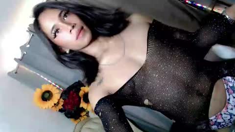 hotgirl_krisxx online show from 11-18-25, 05:12
