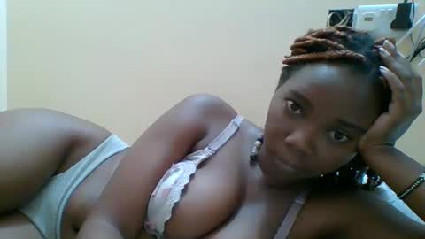 Queen online show from 10-22-25, 06:35