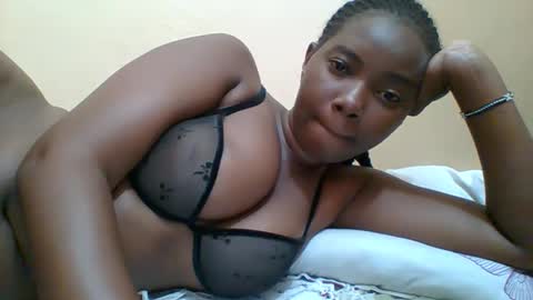 Snapshot of hotgodees chatting on 05-16-26, 05:48 Queen online show from 05-16-26, 05:48
