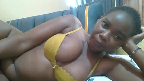 Snapshot of hotgodees chatting on 05-21-26, 04:52 Queen online show from 05-21-26, 04:52