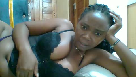 Snapshot of hotgodees chatting on 06-22-26, 04:04 Queen online show from 06-22-26, 04:04