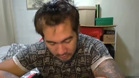 Snapshot of hothunkybear23 chatting on 12-24-24, 01:59 Khel online show from 12-24-24, 01:59