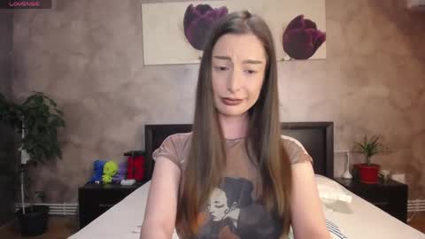 Snapshot of hotilia18 chatting on 04-23-26, 04:31 Lia online show from 04-23-26, 04:31