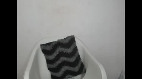 hotjessie0 online show from 03-06-25, 11:58