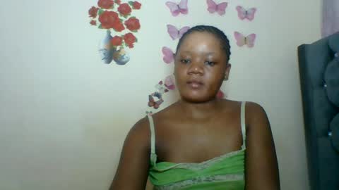 Snapshot of hotjeylee chatting on 07-20-26, 12:18 LOYCE online show from 07-20-26, 12:18